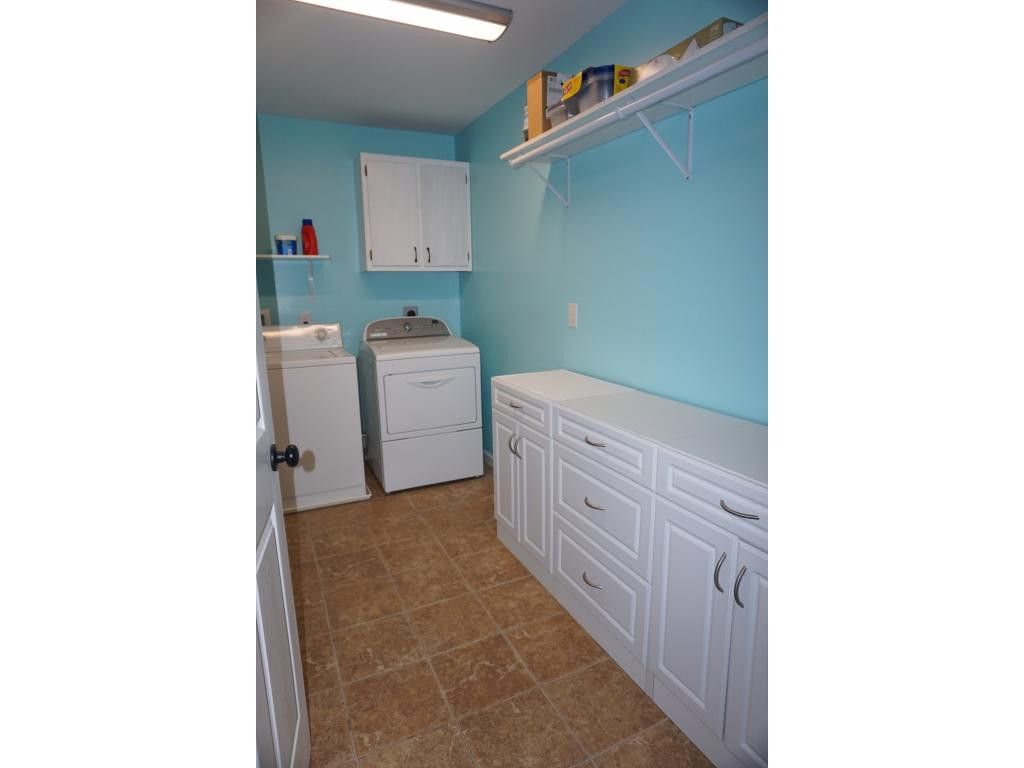 670 Dunlap Road Kingsport, TN 37663 - Photo 23 of 36 Main Level Laundry