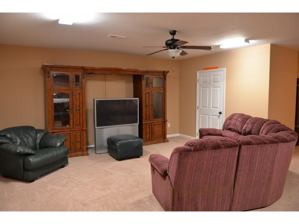670 Dunlap Road Kingsport, TN 37663 - Photo 25 of 36 Lower Level Rec Room