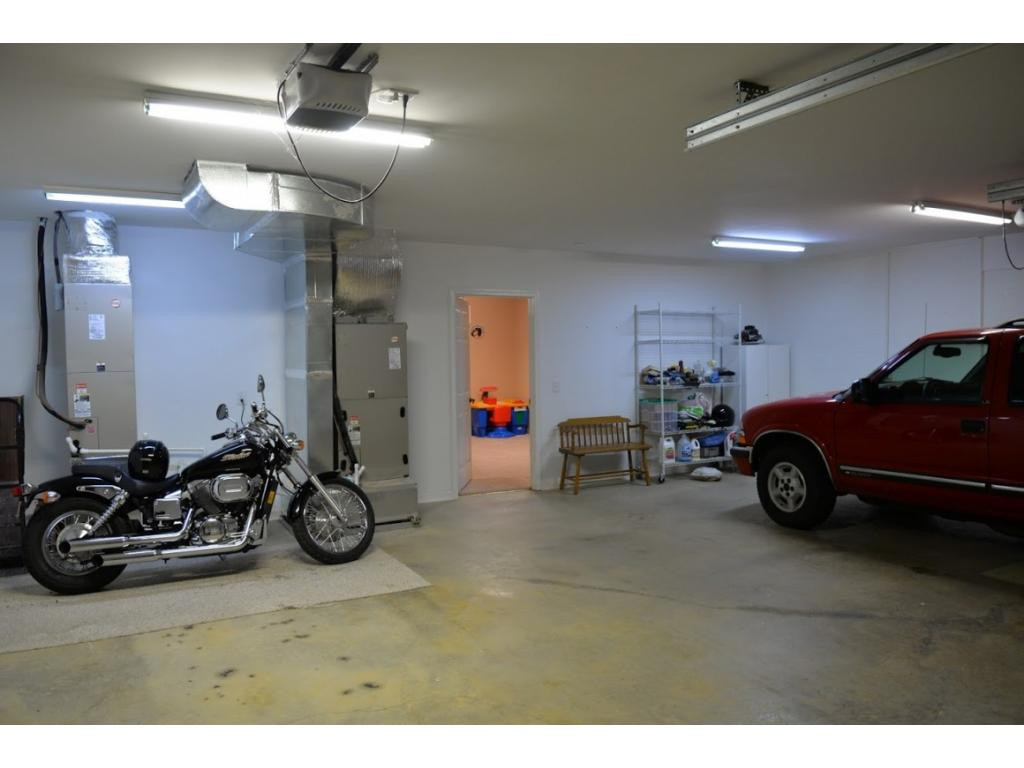 670 Dunlap Road Kingsport, TN 37663 - Photo 31 of 36 Oversized Garage