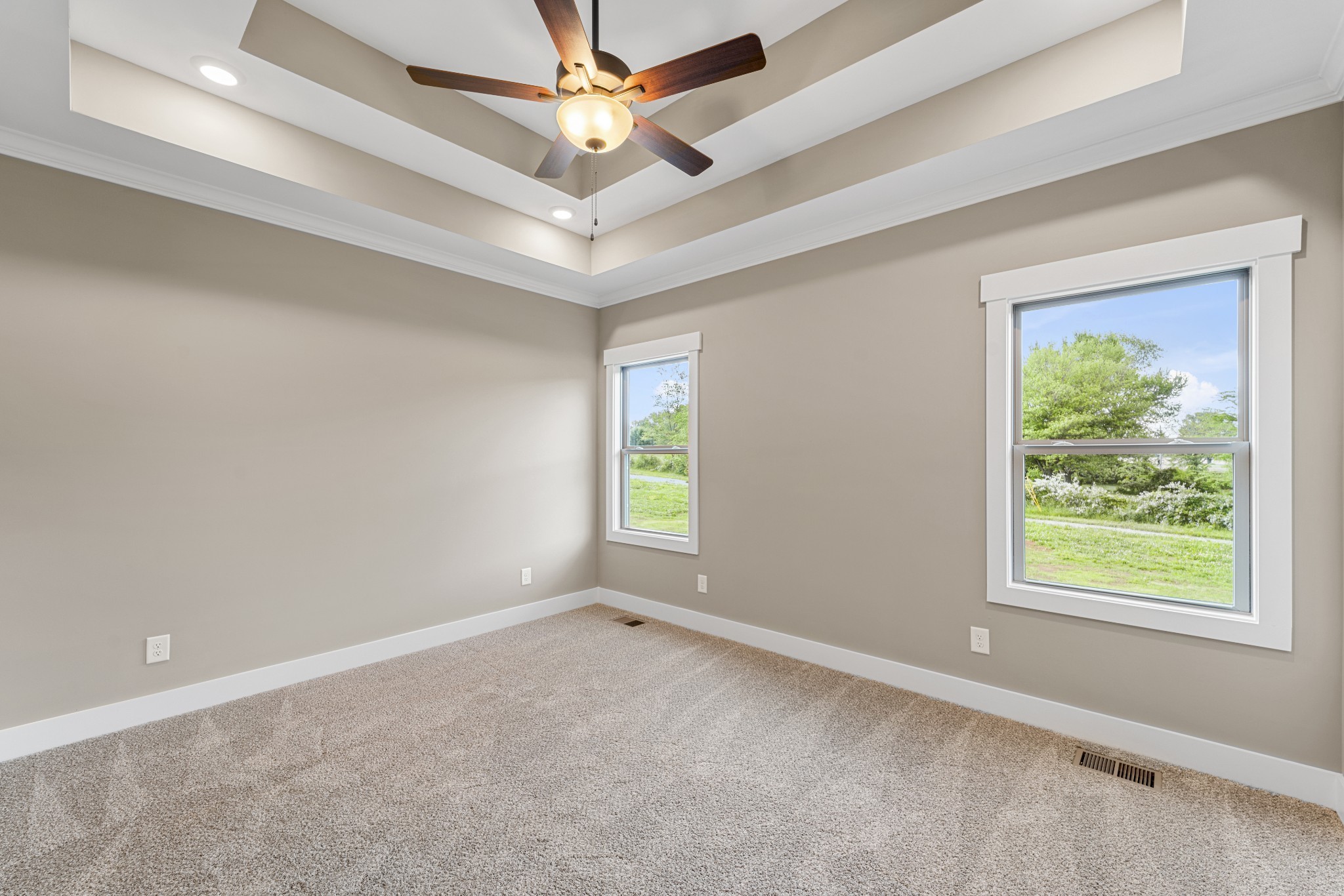 5751 Lakeview Road Springfield, TN 37172 - Photo 12 of 28 an empty room with a window and a fan