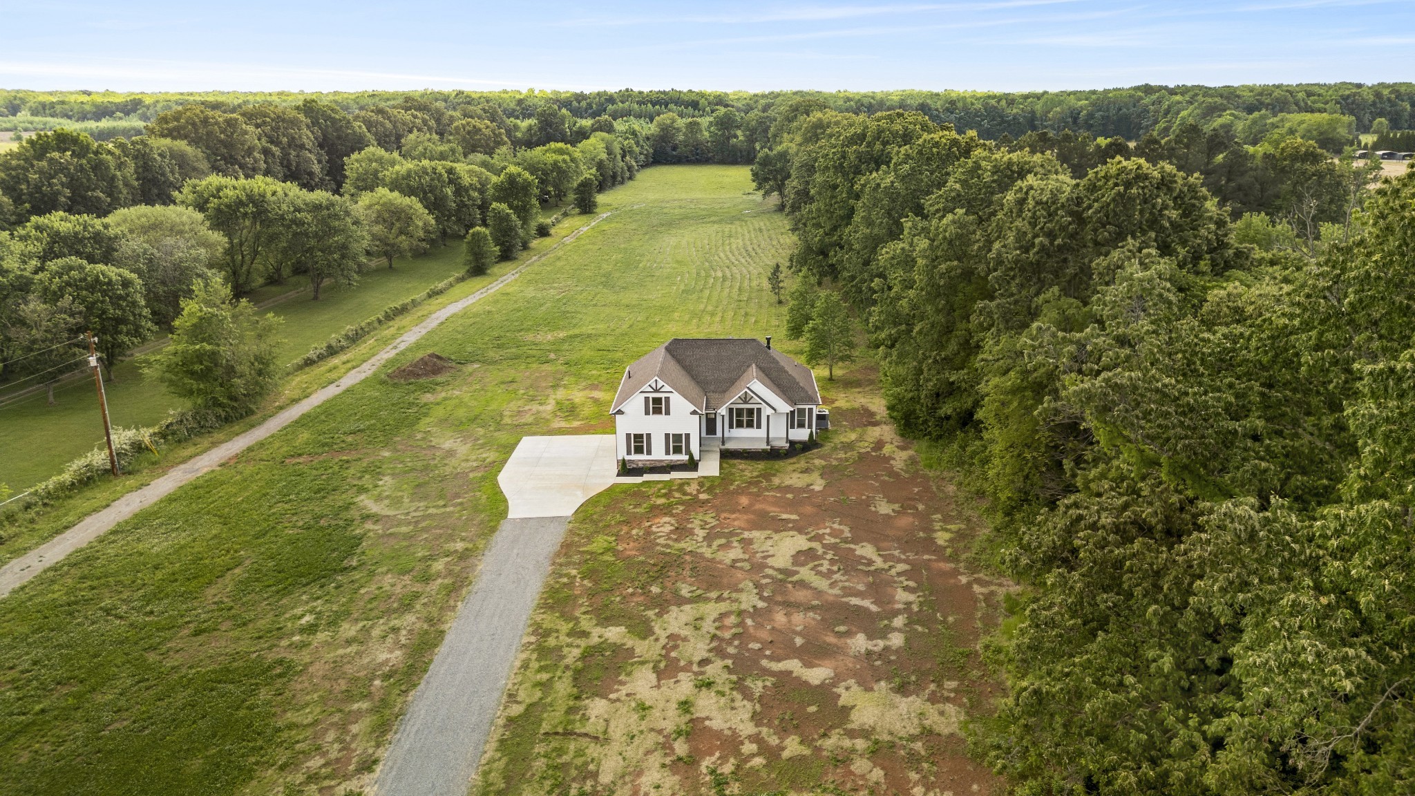 5751 Lakeview Road Springfield, TN 37172 - Photo 2 of 28 a view of a yard