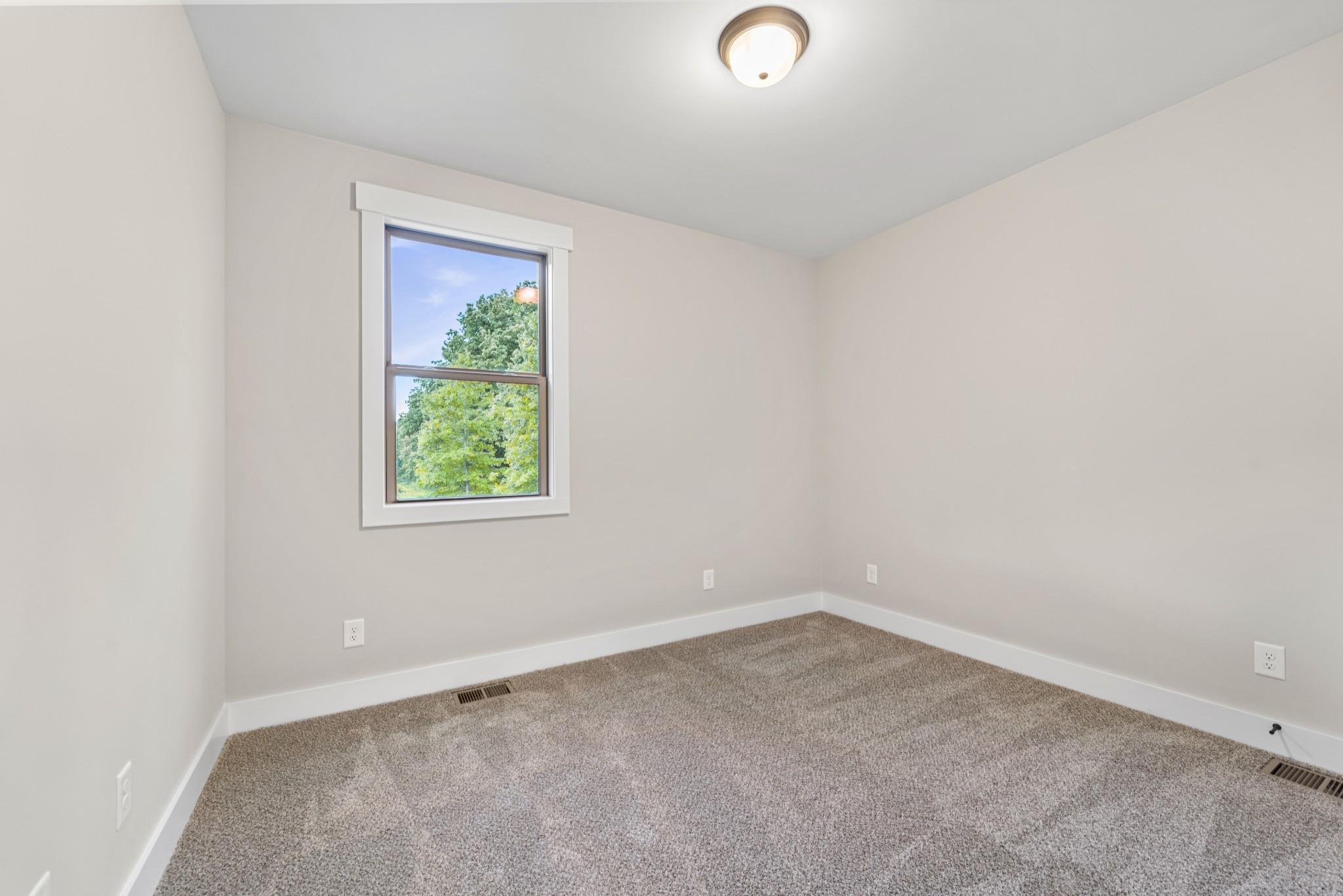 5751 Lakeview Road Springfield, TN 37172 - Photo 25 of 28 an empty room with a window