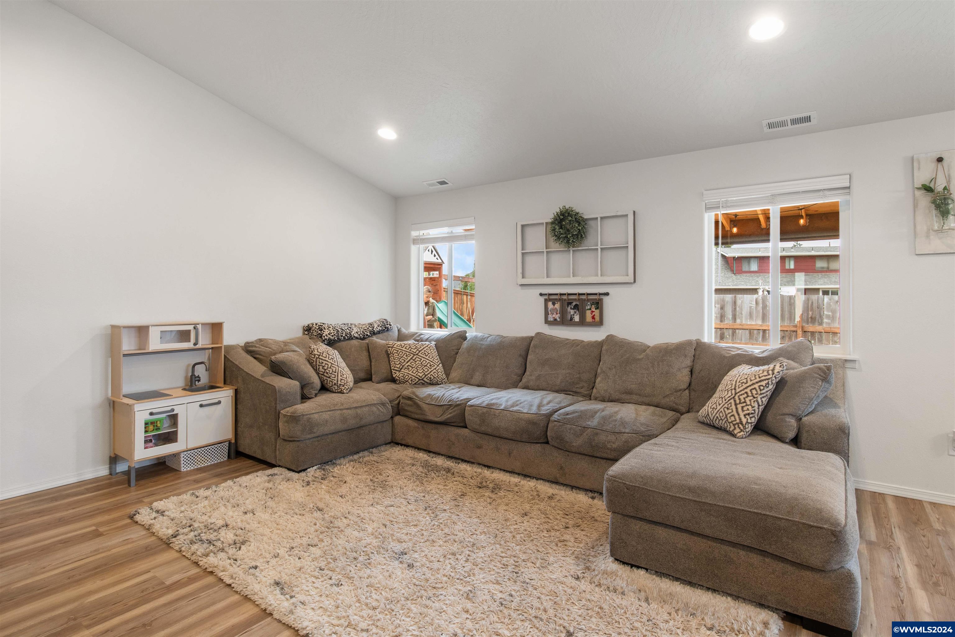 735 Streamside Way Lebanon, OR 97355 - Photo 16 of 37 Gallery Image 16