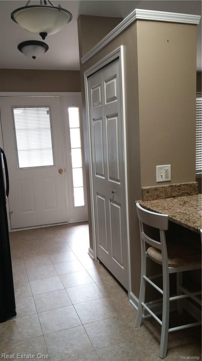 62402 Raleigh Court, Unit 2 South Lyon, MI 48178 - Photo 12 of 45 0805161331b.jpg