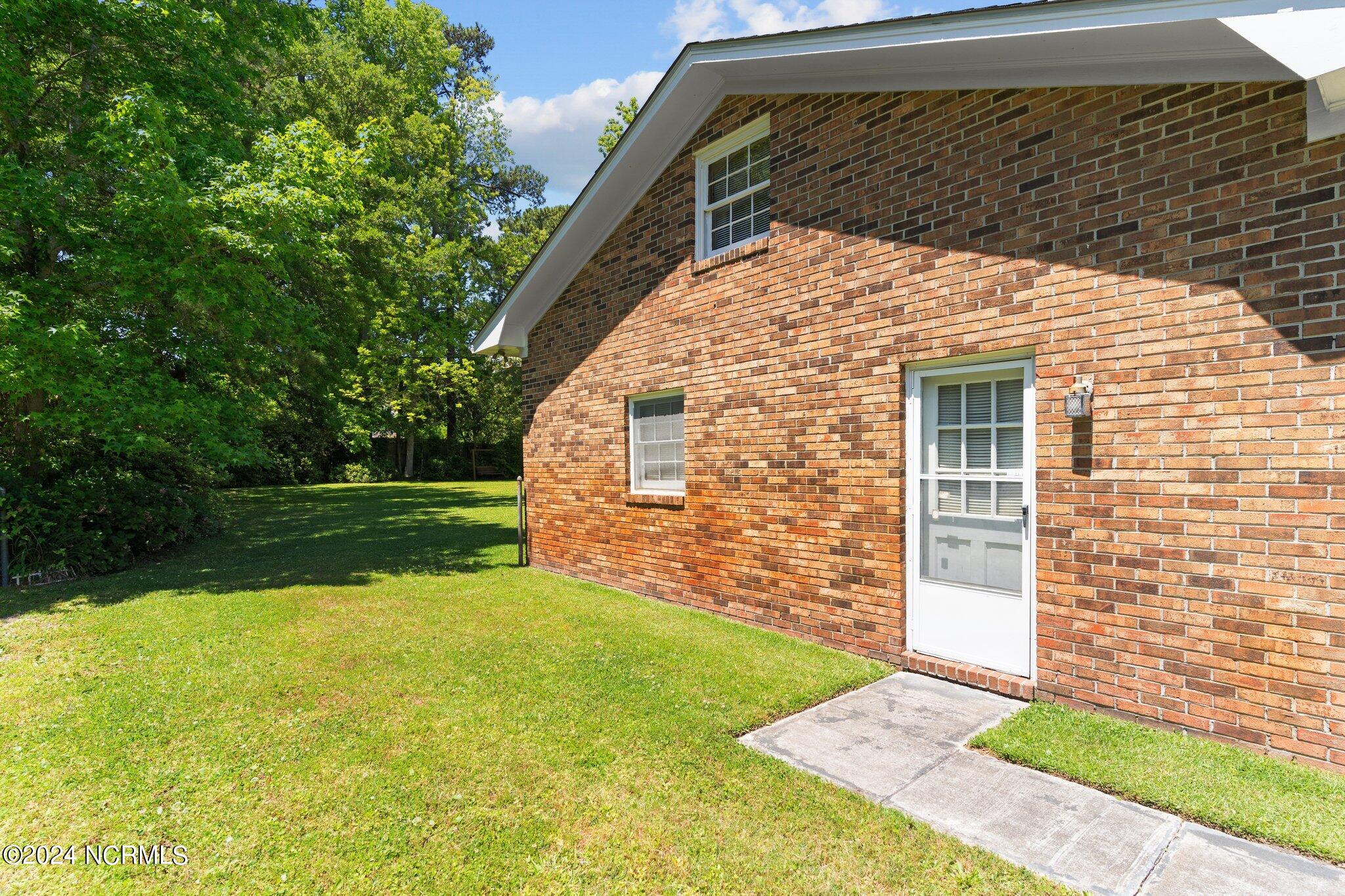 301 Buccaneer Road Wilmington, NC 28409 - Photo 36 of 45 40-web-or-mls-BTS01608