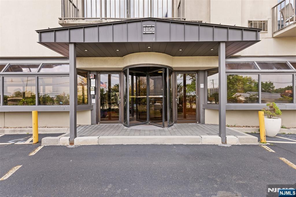 1150 River Road, Unit 4H Edgewater, NJ 07020 - Photo 2 of 44