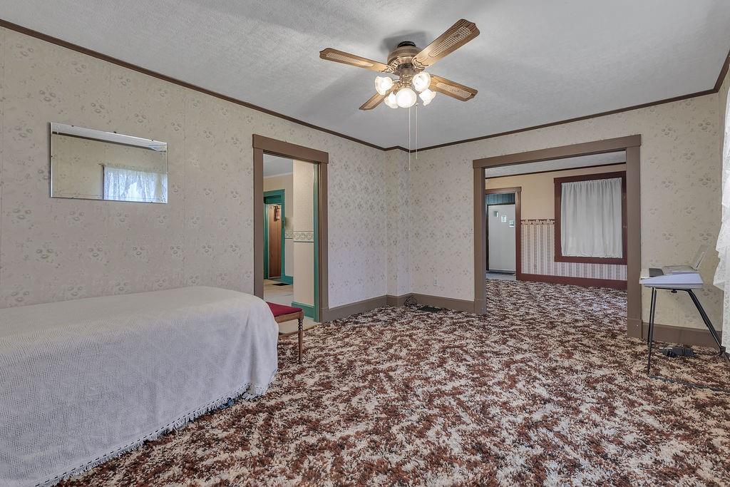 1196 Mercer Road Ellwood City, PA 16117 - Photo 14 of 31