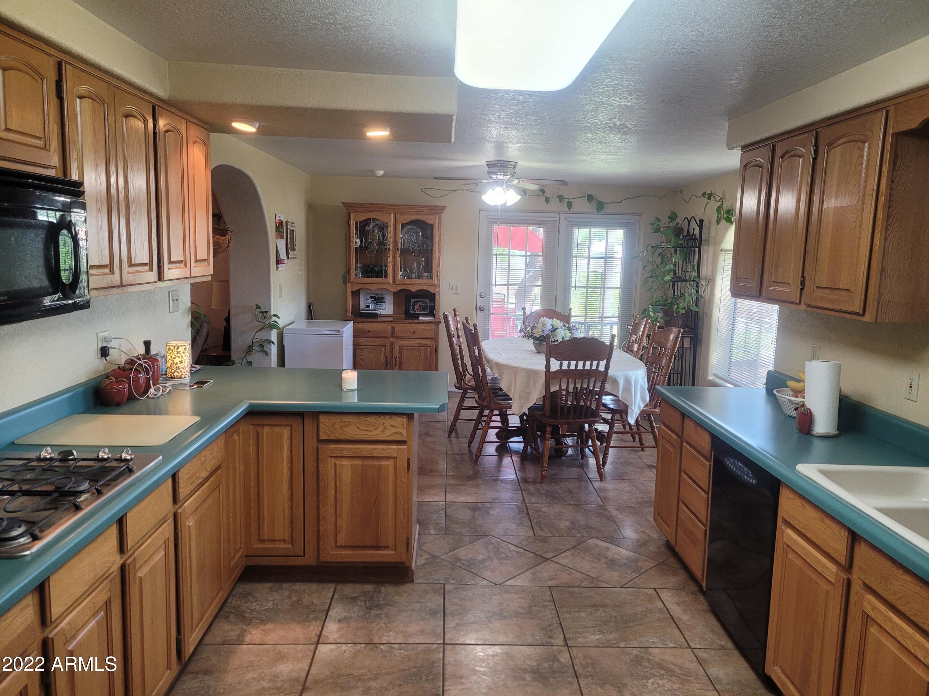 401 Danbury Road Kearny, AZ 85137 - Photo 5 of 27 20220823_142546