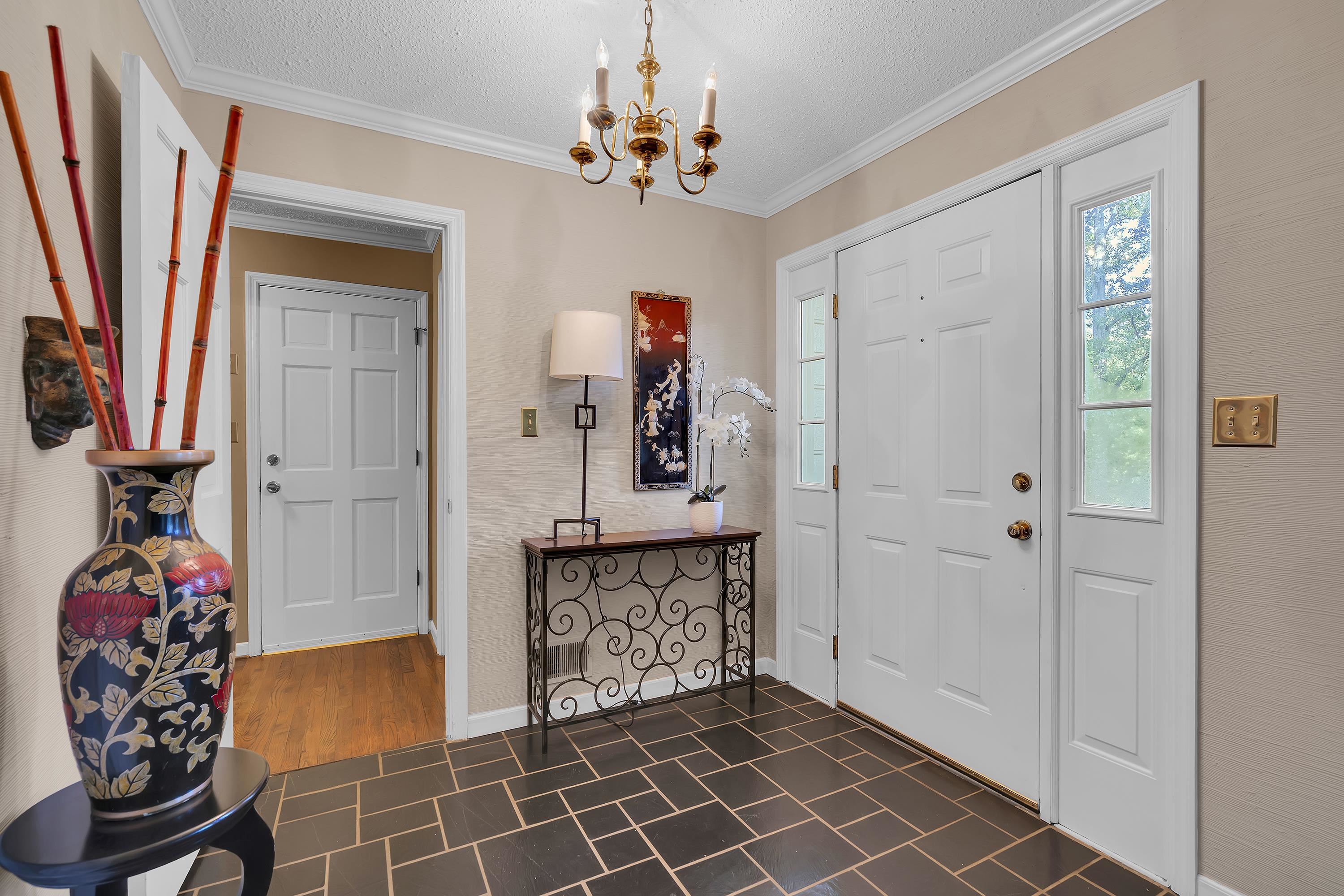 202 Coburn Road Spartanburg, SC 29302 - Photo 3 of 37 Gallery Image 3