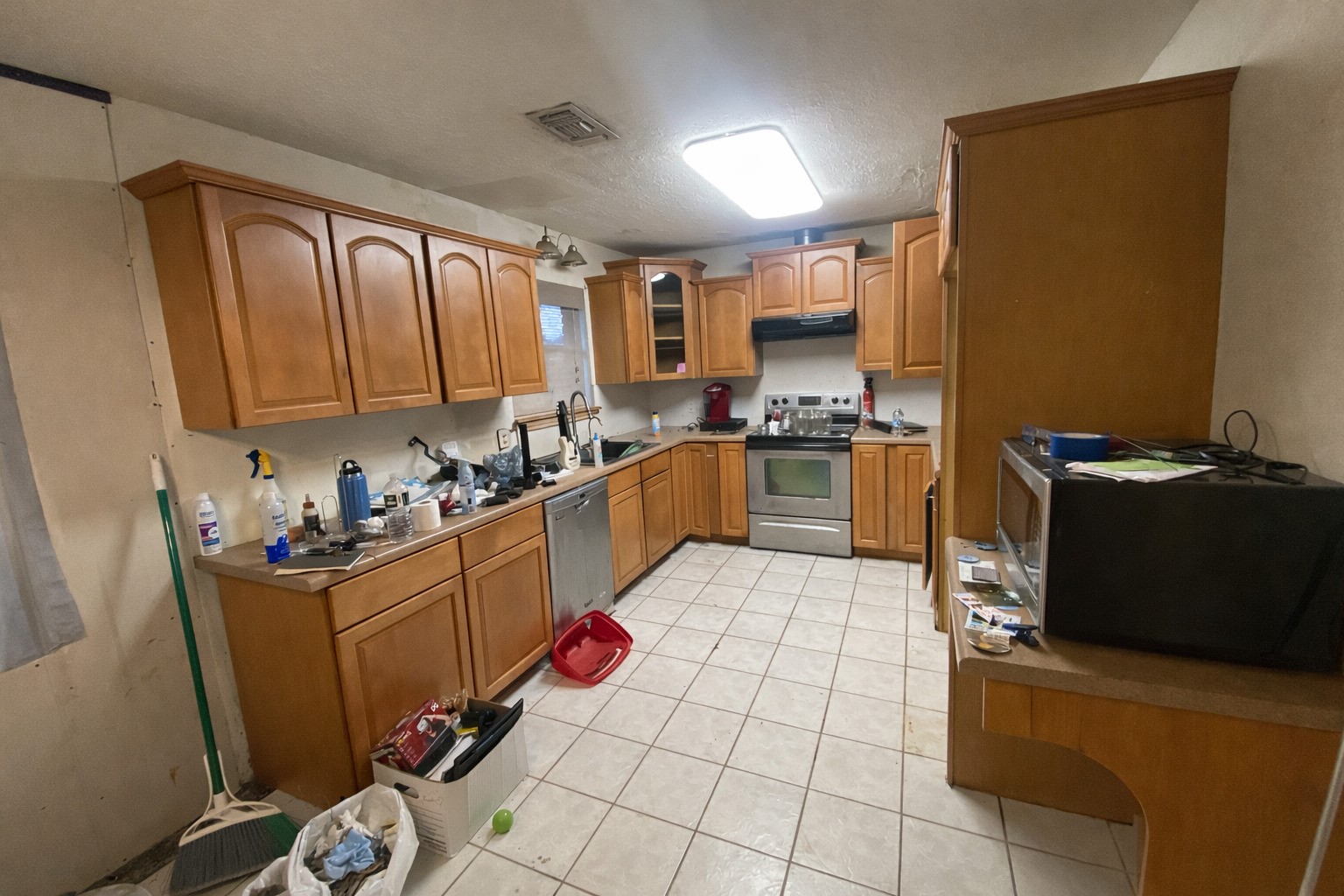 104 Oriole Lane Angleton, TX 77515 - Photo 3 of 14