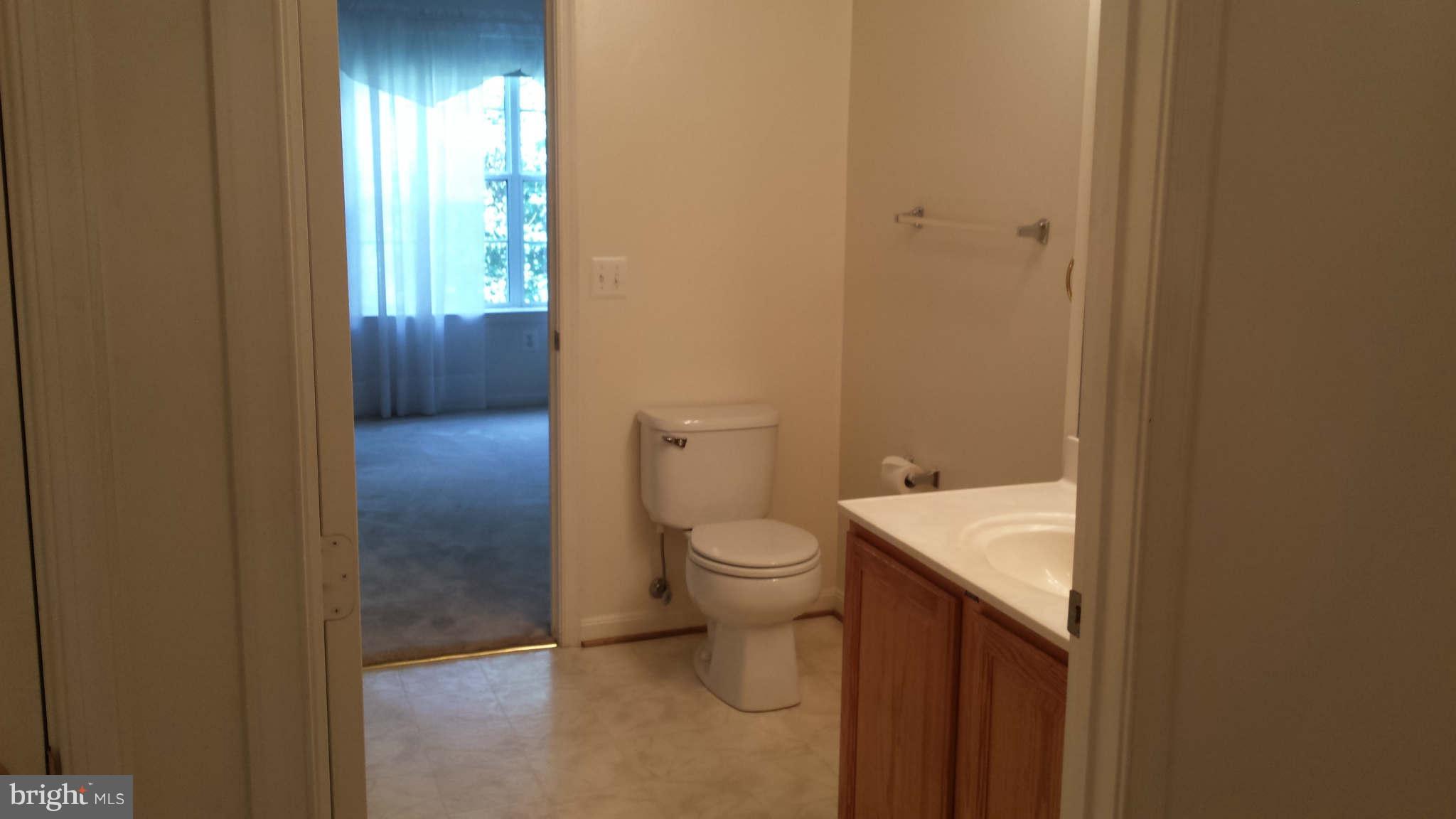 516 Kennington Road, Unit 516 Reisterstown, MD 21136 - Photo 15 of 30 Bath