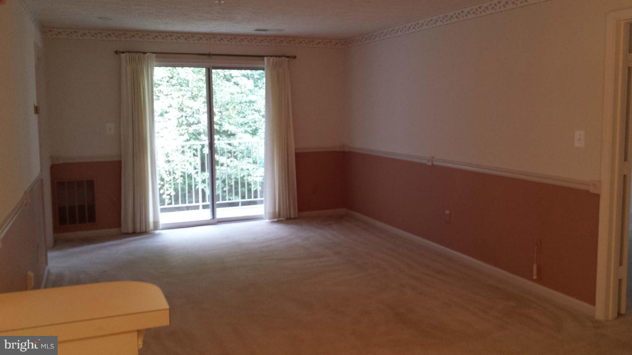 516 Kennington Road, Unit 516 Reisterstown, MD 21136 - Photo 21 of 30 Living Room