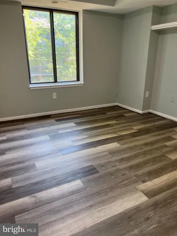 $305,000 | 9730 Kingsbridge Drive, Unit 202, Fairfax, VA 22031