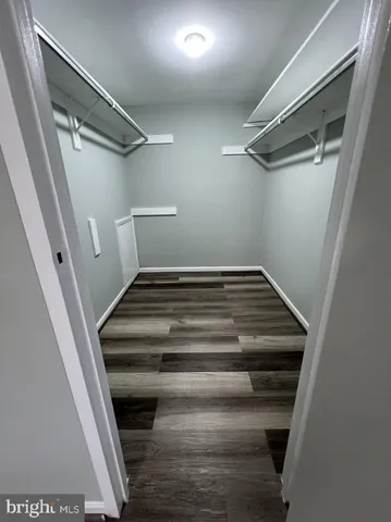 $305,000 | 9730 Kingsbridge Drive, Unit 202, Fairfax, VA 22031