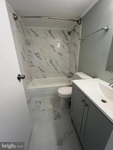 $305,000 | 9730 Kingsbridge Drive, Unit 202, Fairfax, VA 22031