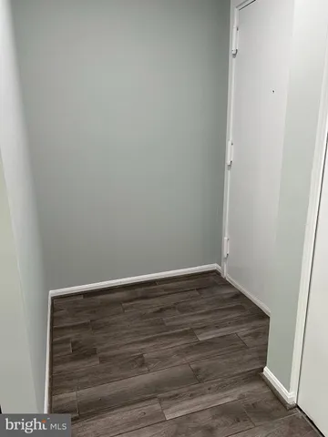 $305,000 | 9730 Kingsbridge Drive, Unit 202, Fairfax, VA 22031