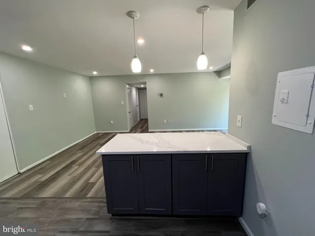 $305,000 | 9730 Kingsbridge Drive, Unit 202, Fairfax, VA 22031