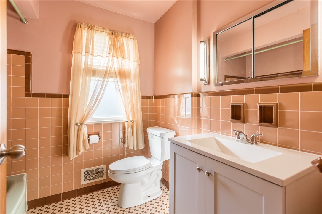 27 Angora Drive Irondequoit, NY 14617 - Photo 16 of 19 Full bath with newer vanity