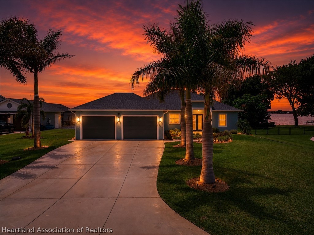 208 Cloverleaf Road Lake Placid, FL 33852 - Photo 2 of 41