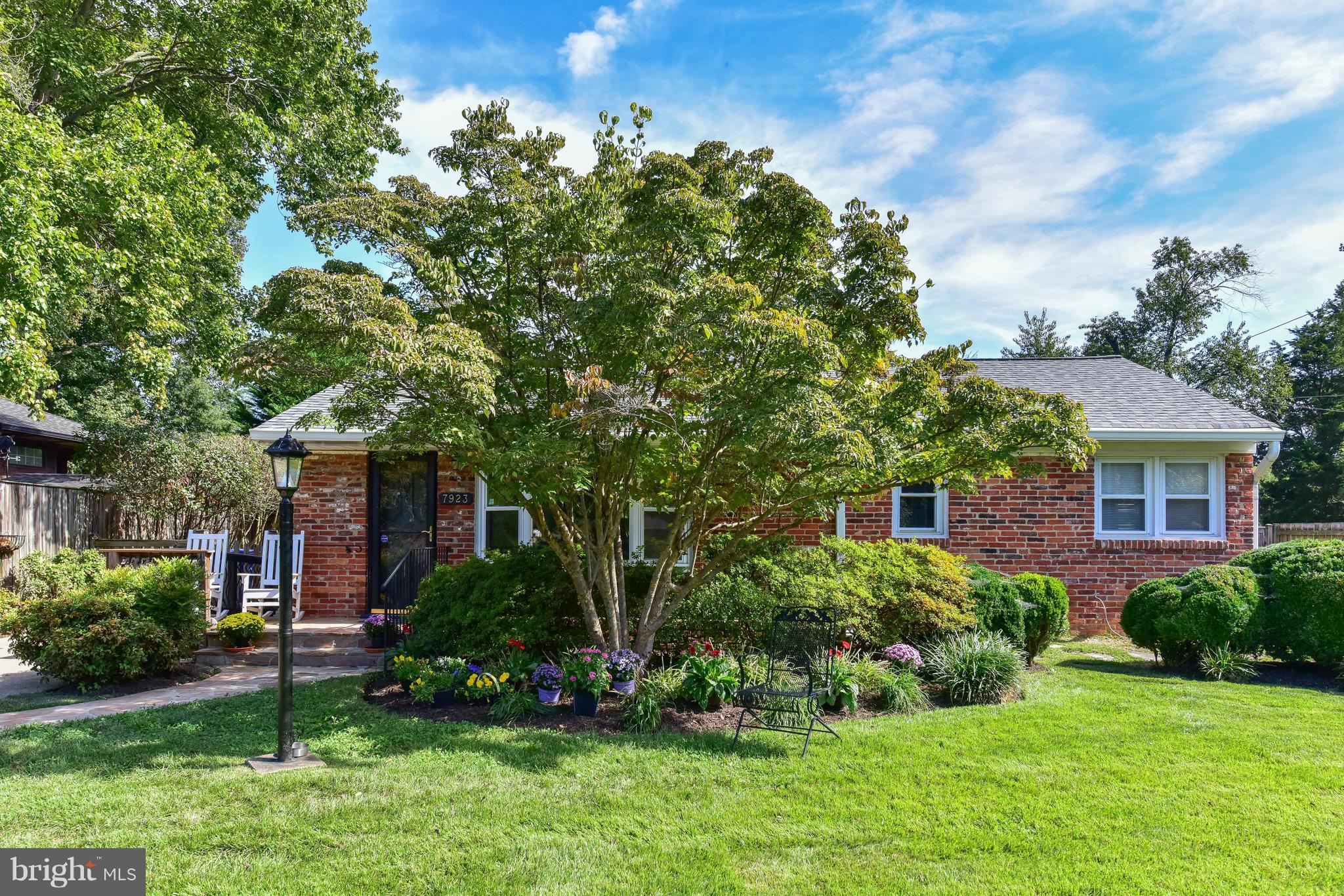 7923 Jackson Road Alexandria, VA 22308 - Photo 2 of 33 Stunning one level living w/spectacular addition