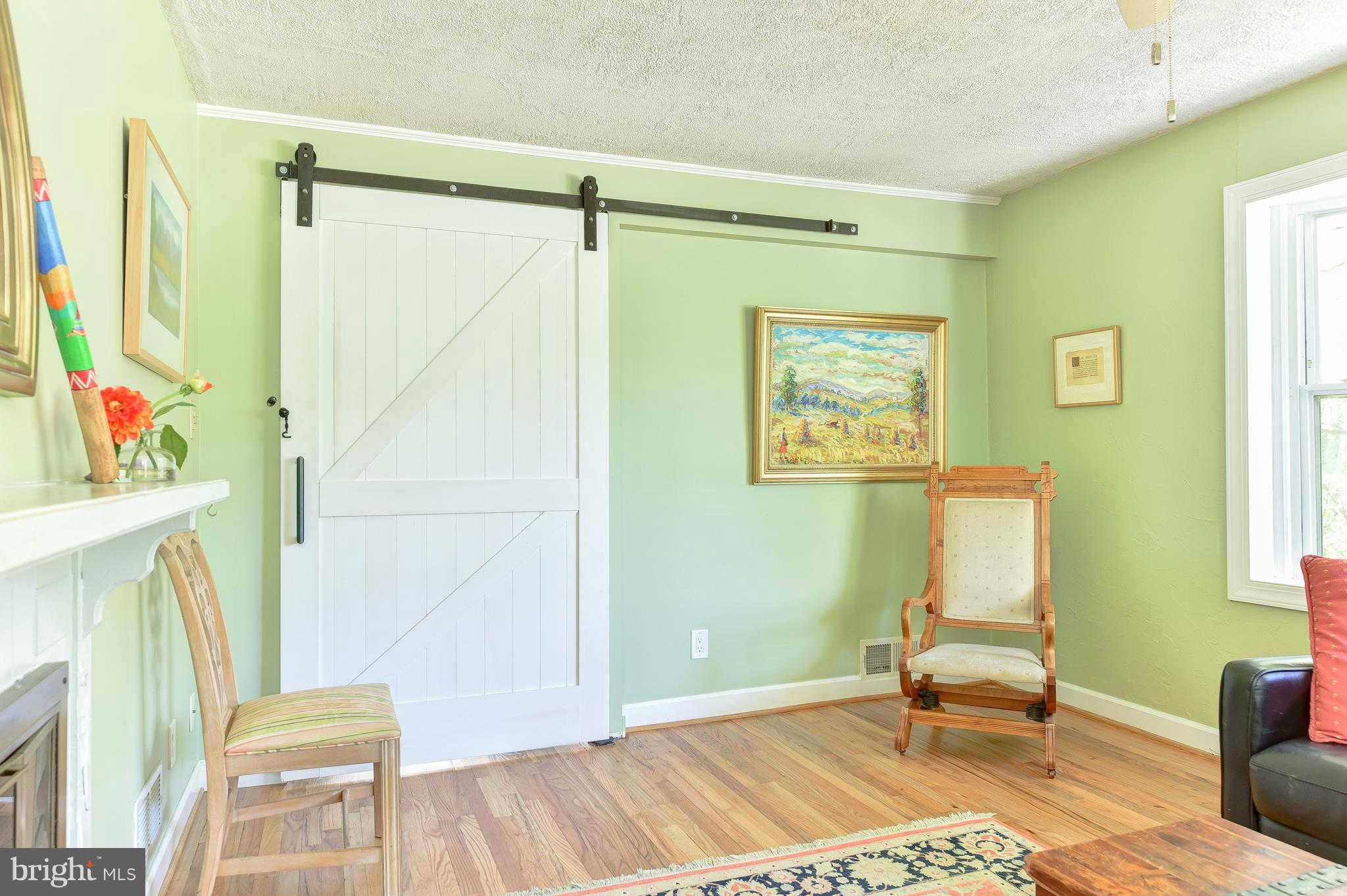 7923 Jackson Road Alexandria, VA 22308 - Photo 11 of 33 Barn door