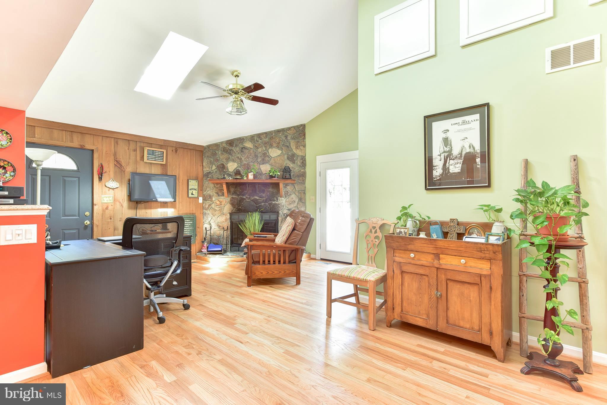 7923 Jackson Road Alexandria, VA 22308 - Photo 3 of 33 Gorgeous one level living