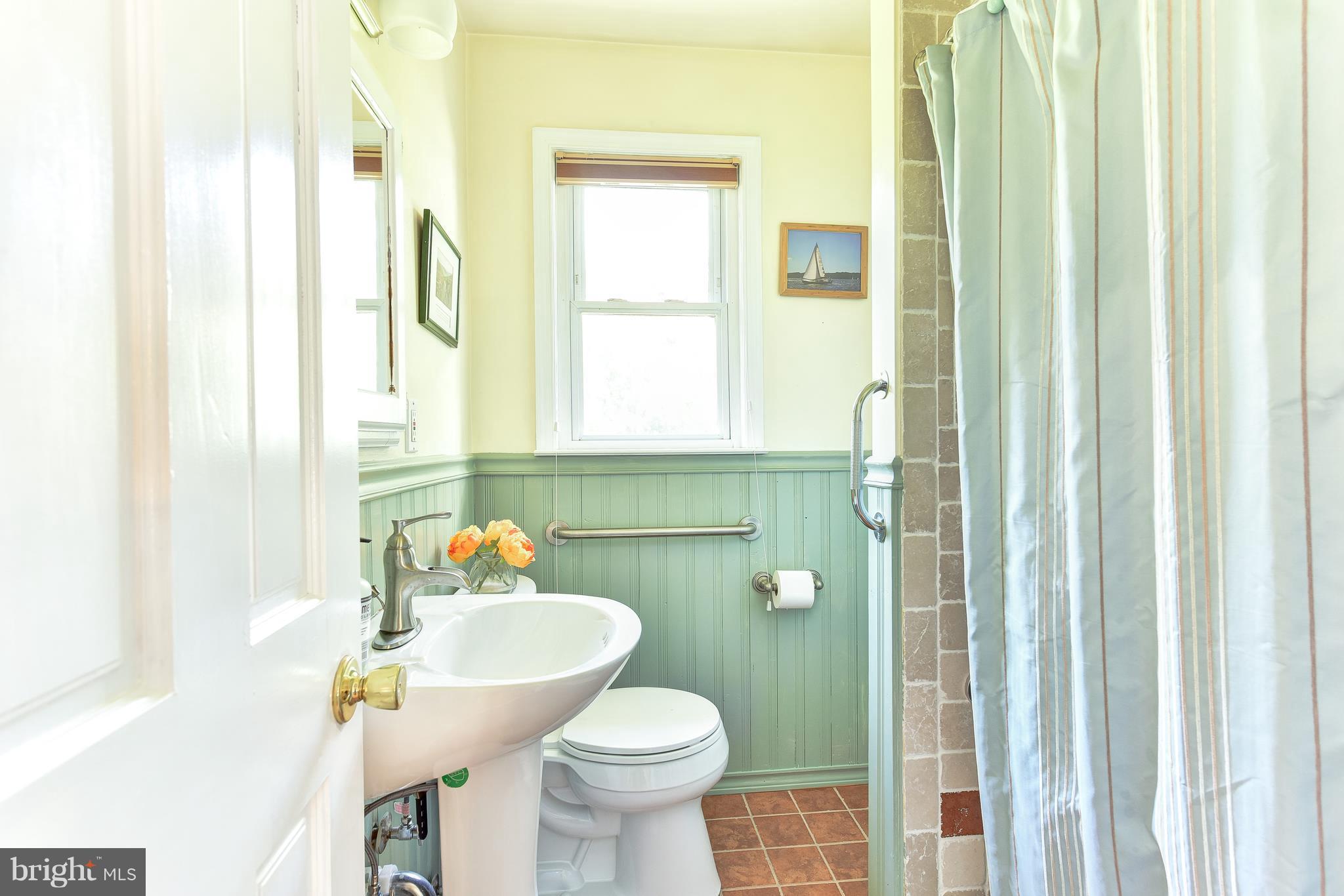 7923 Jackson Road Alexandria, VA 22308 - Photo 20 of 33 Custom tiled shower