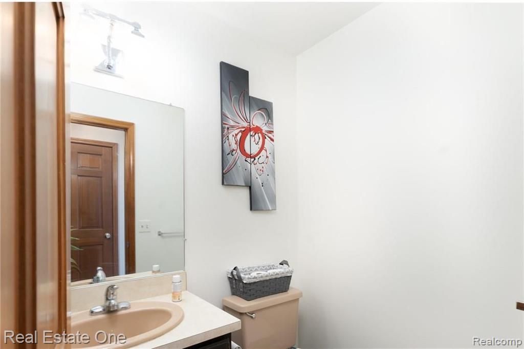 1312 Kingspath Drive Rochester Hills, MI 48306 - Photo 12 of 24