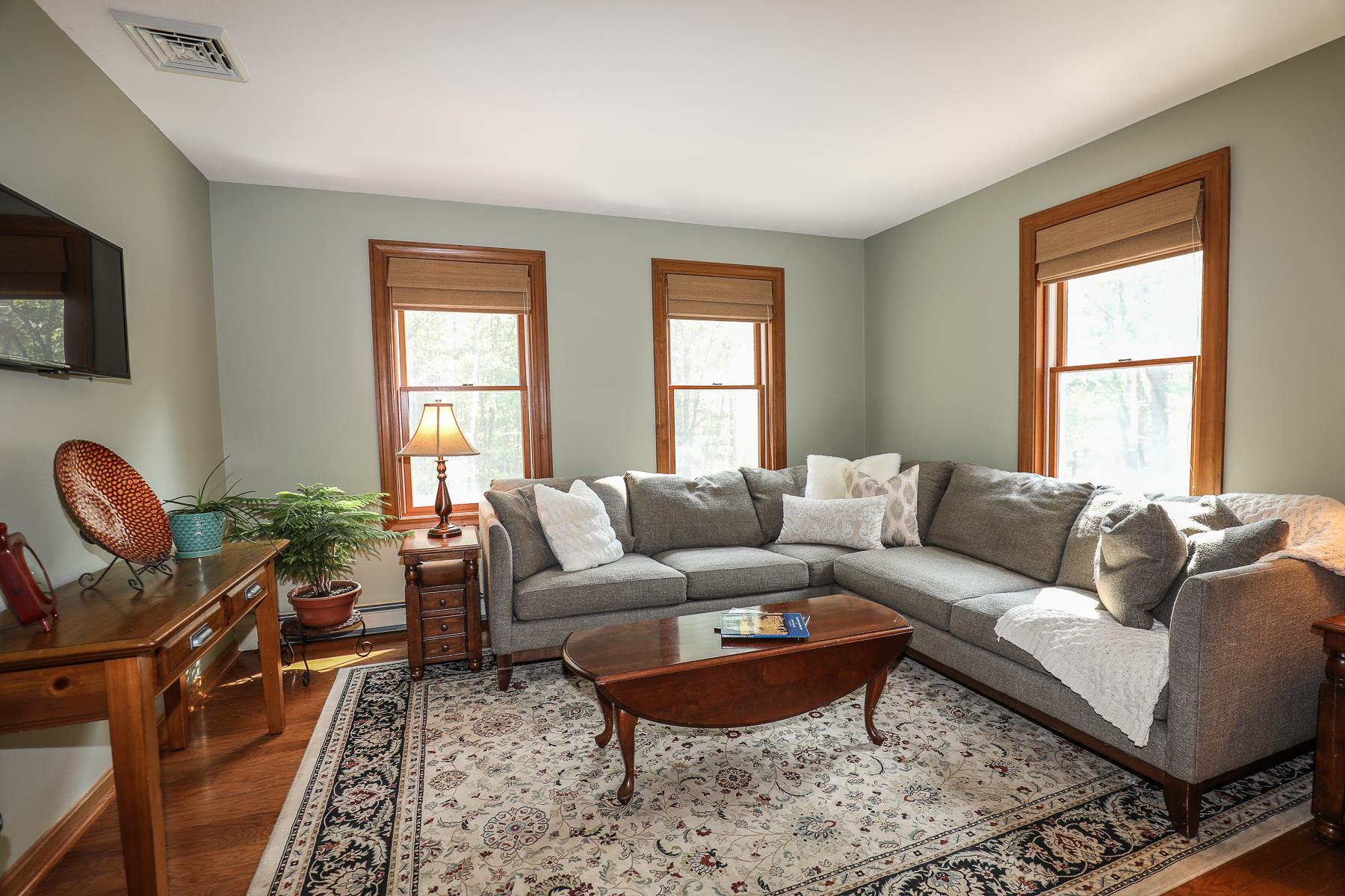 7 Griffin Road Deerfield, NH 03037 - Photo 11 of 37