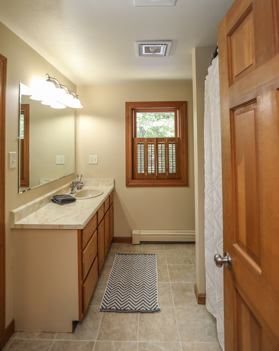 7 Griffin Road Deerfield, NH 03037 - Photo 13 of 37