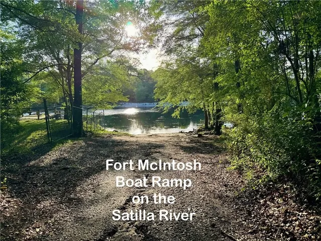 $195,000 | 41 Middle Road, Hortense, GA 31543