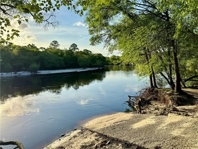 $195,000 | 41 Middle Road, Hortense, GA 31543