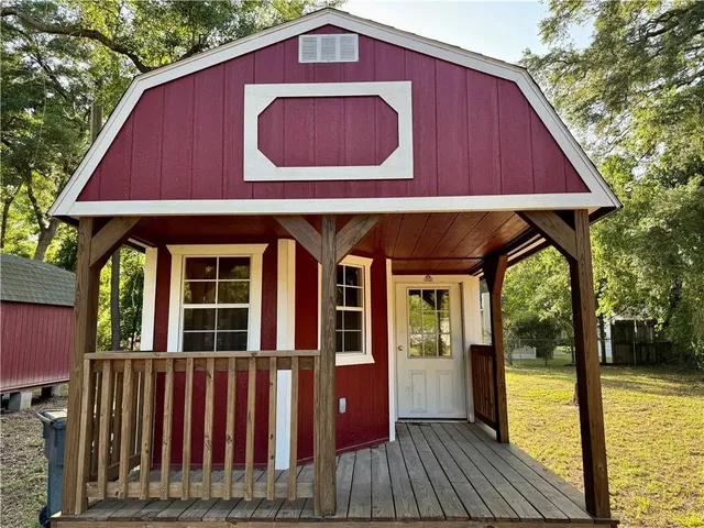 $195,000 | 41 Middle Road, Hortense, GA 31543