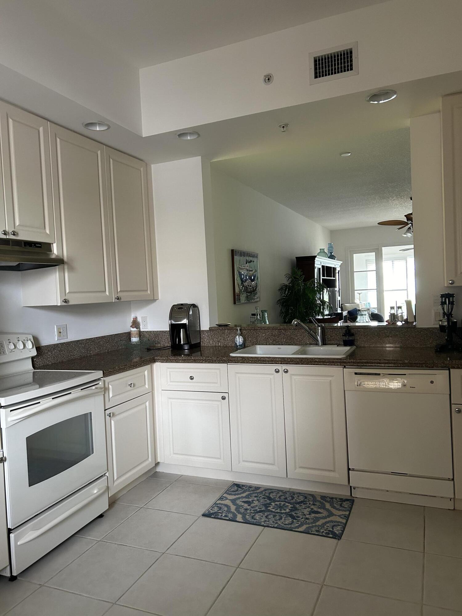 24 Harbour Isle Drive East, Unit 104 Fort Pierce, FL 34949 - Photo 8 of 17 IMG_8353