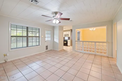 $189,000 | 210 San Carlos Circle, Lafayette, LA 70506