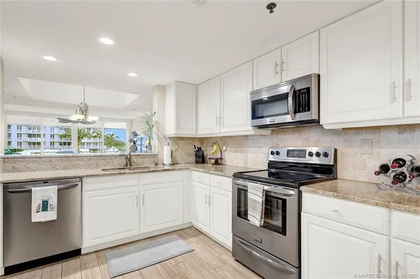 $695,000 | 579 Northeast Plantation Road, Unit S108, Stuart, FL 34996