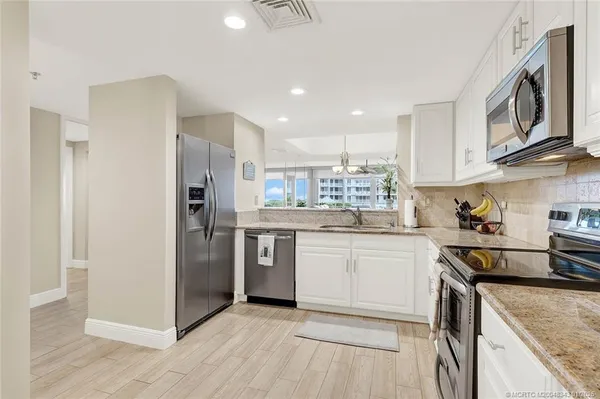 $695,000 | 579 Northeast Plantation Road, Unit S108, Stuart, FL 34996