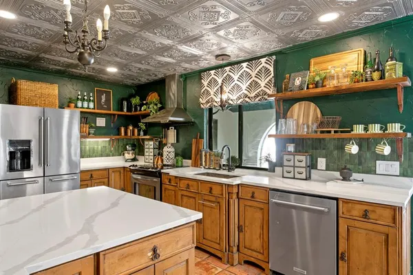 $799,000 | 7915 Flowerfield Drive, Tampa, FL 33615