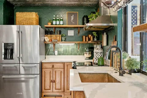 $850,000 | 7915 Flowerfield Drive, Tampa, FL 33615