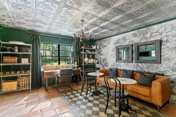 $799,000 | 7915 Flowerfield Drive, Tampa, FL 33615