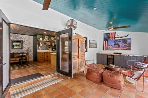 $850,000 | 7915 Flowerfield Drive, Tampa, FL 33615