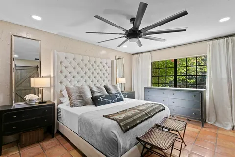 $850,000 | 7915 Flowerfield Drive, Tampa, FL 33615