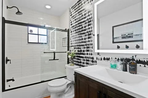 $850,000 | 7915 Flowerfield Drive, Tampa, FL 33615