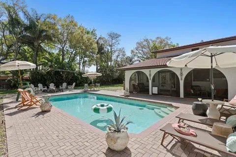 $850,000 | 7915 Flowerfield Drive, Tampa, FL 33615