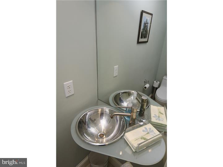 502 Merwyn Road Narberth, PA 19072 - Photo 5 of 25 Half Bath