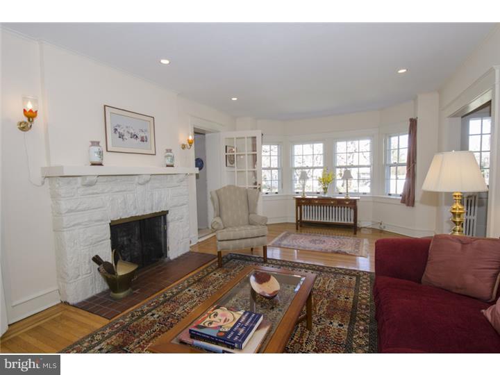 502 Merwyn Road Narberth, PA 19072 - Photo 6 of 25 Living Room