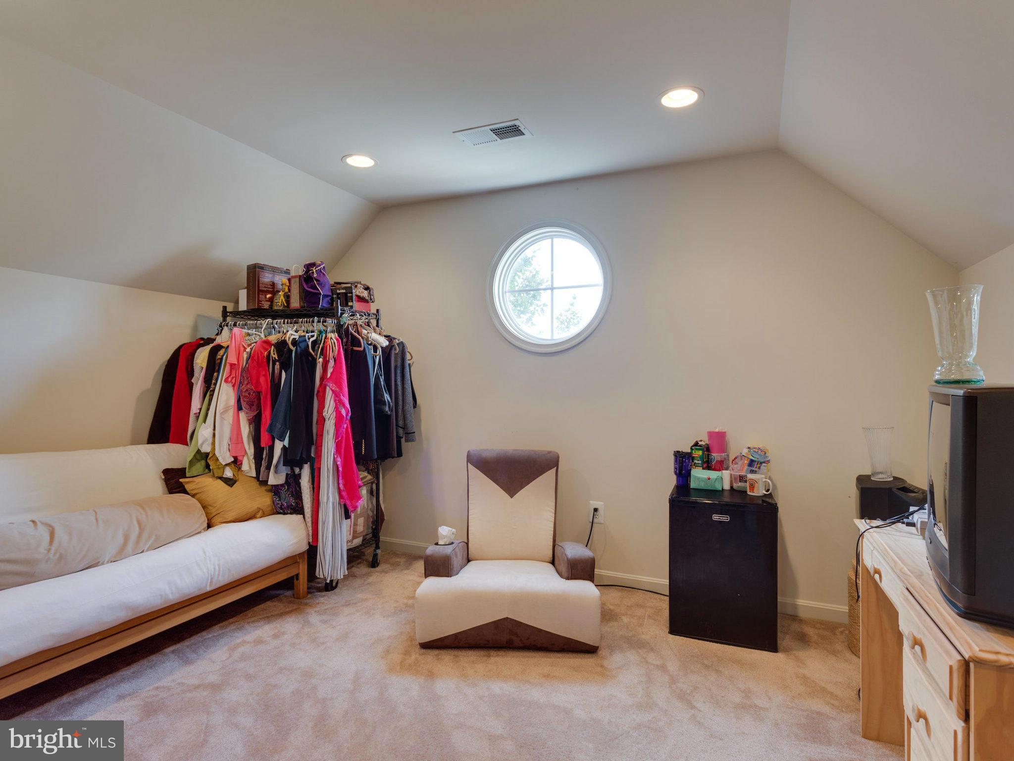 7701 Ridgepark Court Springfield, VA 22153 - Photo 20 of 30 Loft
