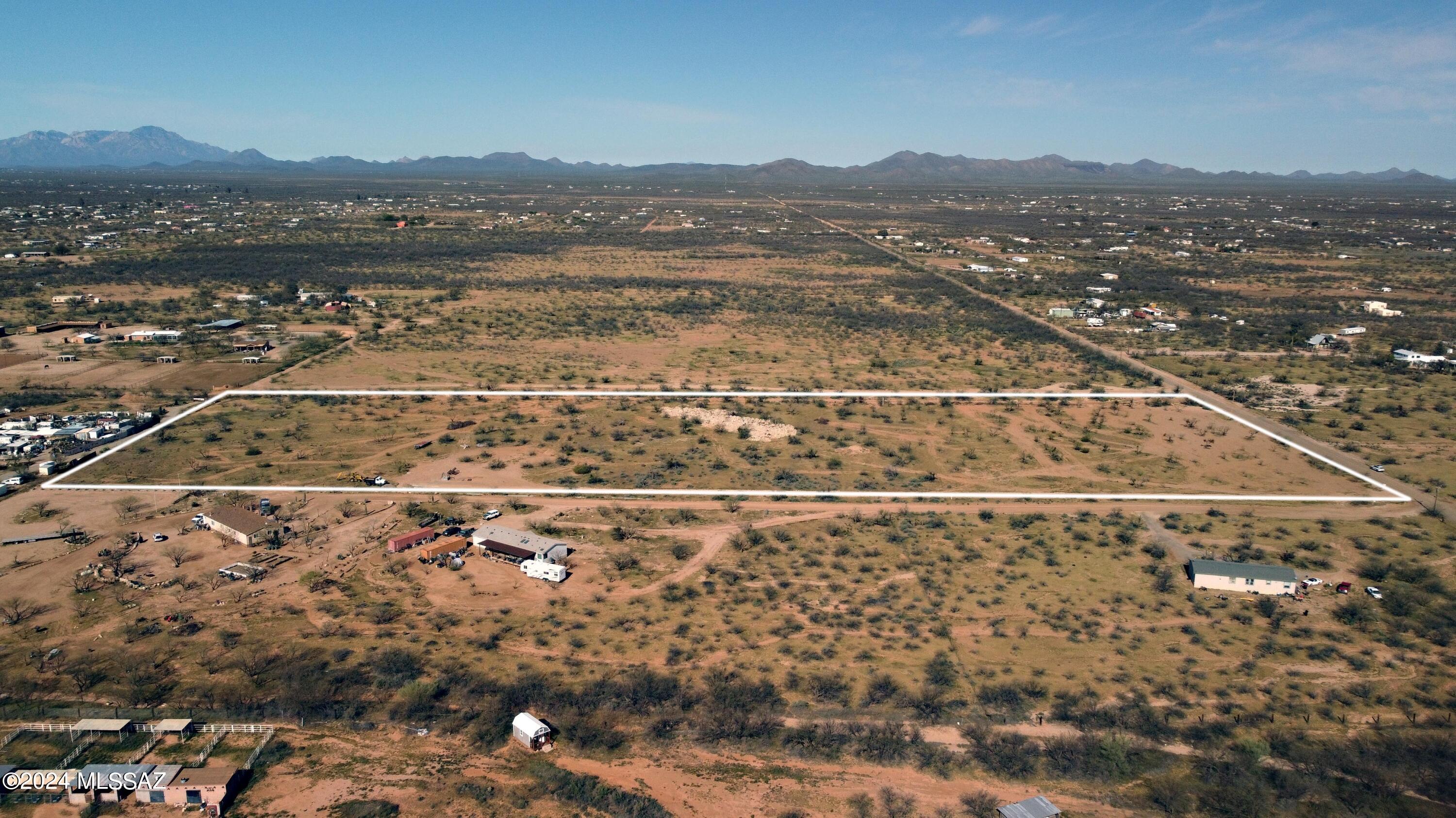 11155 West Park Road Tucson, AZ 85735 - Photo 1 of 11 6 outline