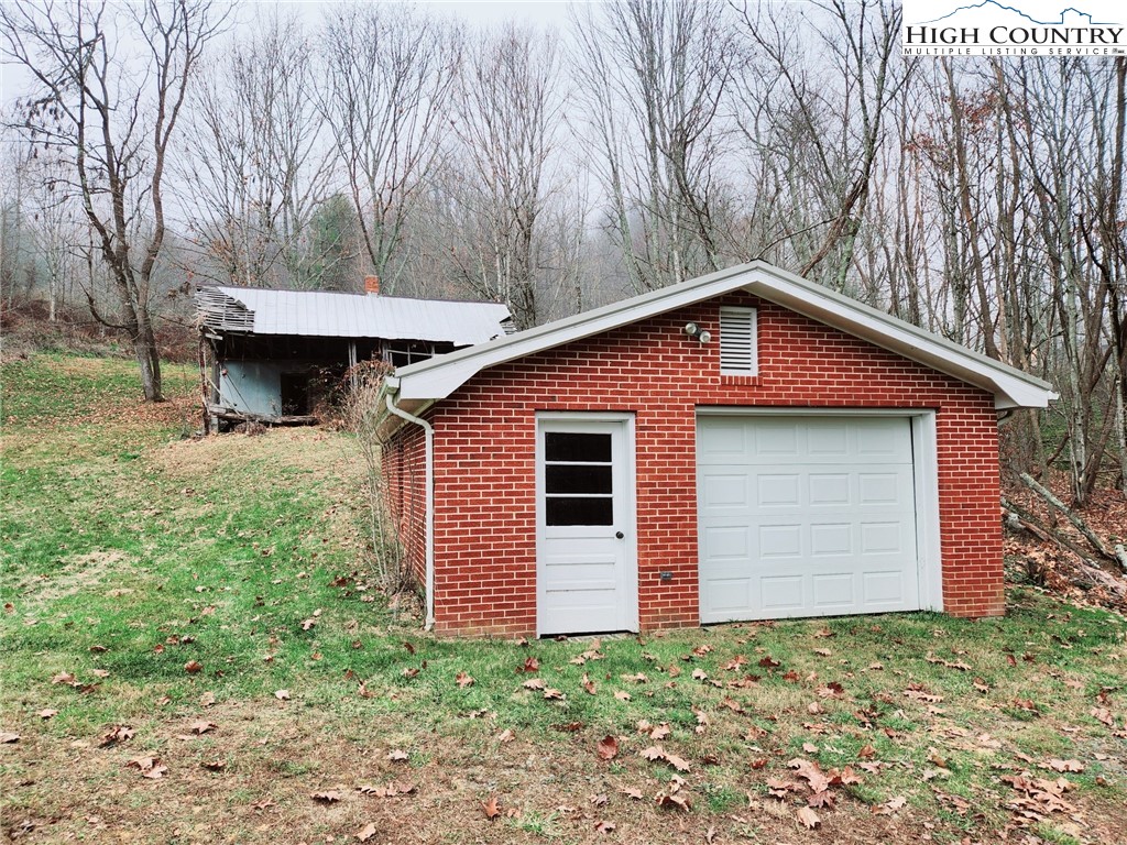 6104 Howard's Creek Road Boone, NC 28607 - Photo 25 of 50