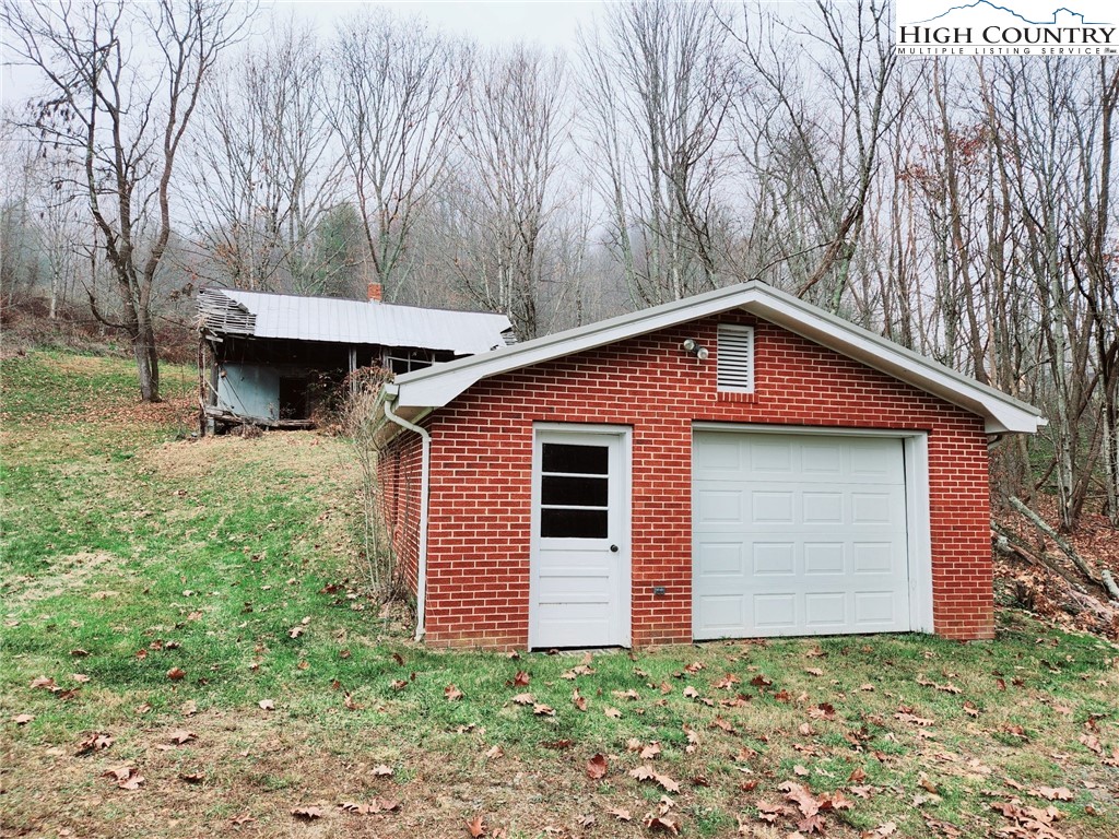 6104 Howard's Creek Road Boone, NC 28607 - Photo 26 of 50